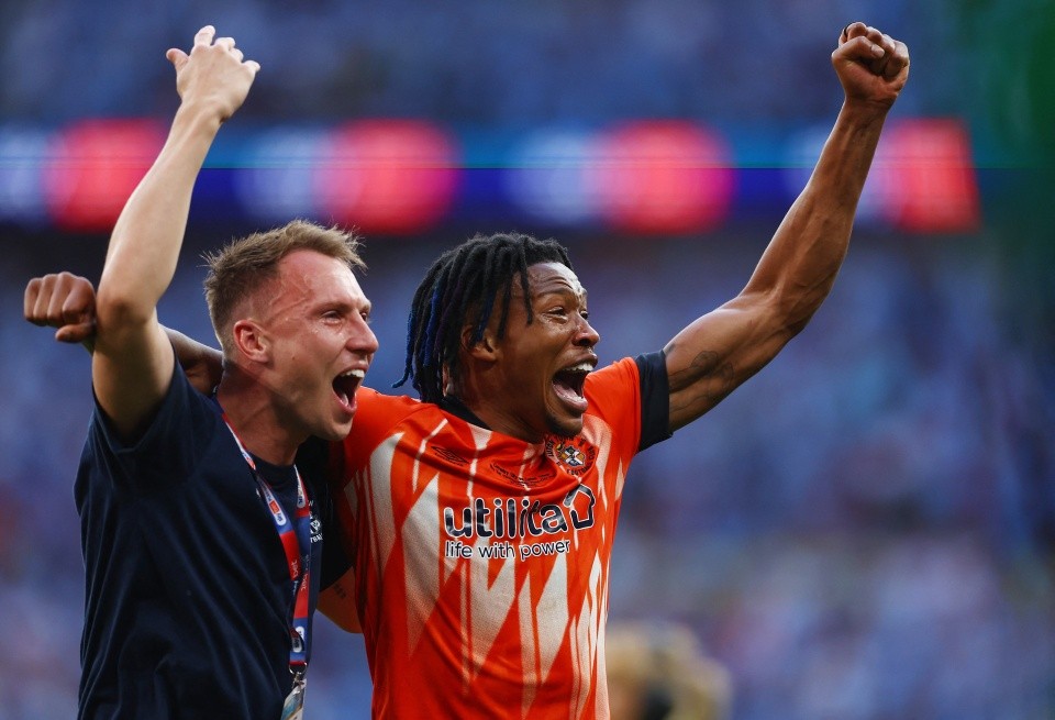 CLB 138 năm tuổi đổi đời nhờ vé dự Premier League - Bóng Đá