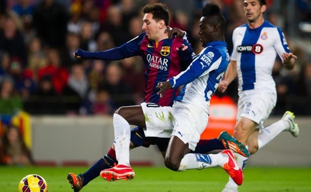 Eric Bailly was selling old phones and cigarettes on Ivory Coast streets just five years before £80k-a-week Man Utd move - Bóng Đá