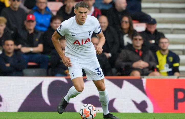 Micky van de Ven nêu bật sự lợi hại của Man United - Bóng Đá