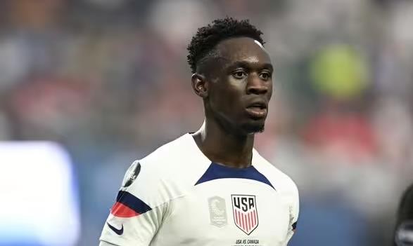 Arsenal set '£35m price tag' on in-form star after transfer demand to Mikel Arteta Balogun - Bóng Đá