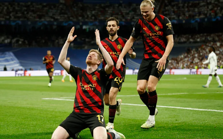 Manchester City ready to accept £70 million offer for star midfielder - Bóng Đá