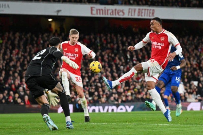Cđv Arsenal lo sợ Zinchenko - Bóng Đá