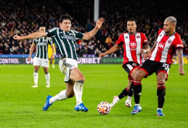 Man United star Harry Maguire reveals the news of Sir Bobby Charlton's passing 'hit us hard' - Bóng Đá