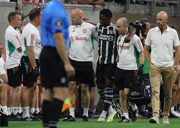 Bước ngoặt có thể khiến Man Utd nghĩ lại về Fred - Bóng Đá