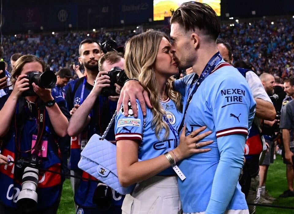 Dàn WAGs thưởng 'nóng' cho cầu thủ Man City gây sốt - Bóng Đá