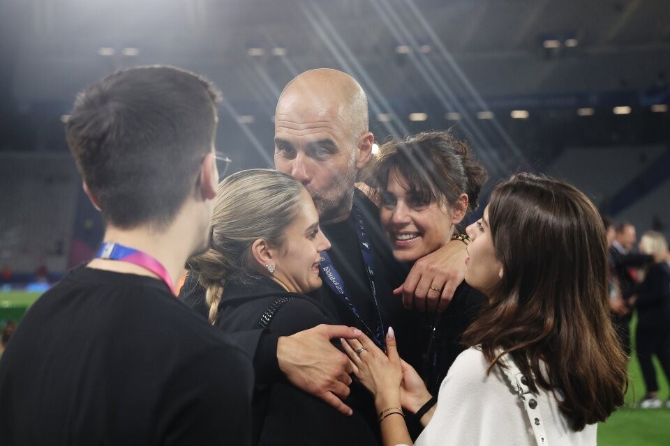 Pep Guardiola tiết lộ 3 từ nói với cầu thủ Man City để giành Cúp C1 - Bóng Đá