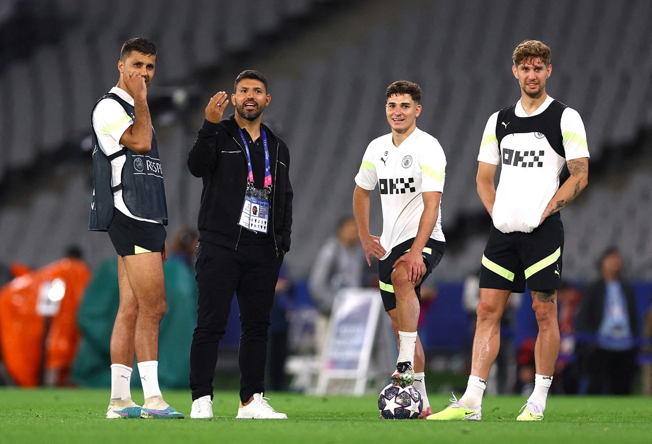 Xem Pep Guardiola 'bài binh bố trận' đấu Inter ở chung kết Cúp C1 - Bóng Đá