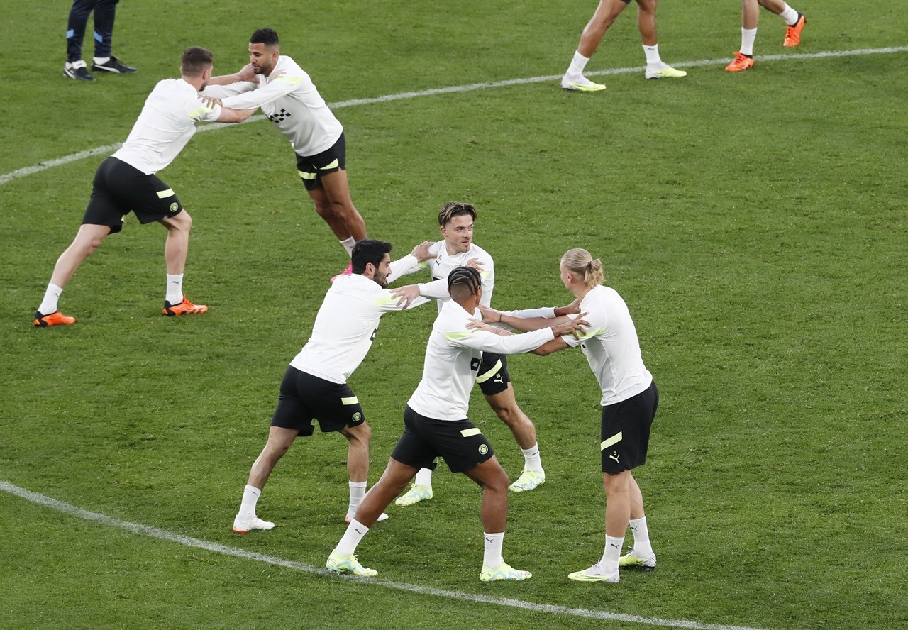 Xem Pep Guardiola 'bài binh bố trận' đấu Inter ở chung kết Cúp C1 - Bóng Đá