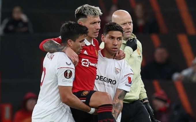 Không phải bom tấn, Man United cần 