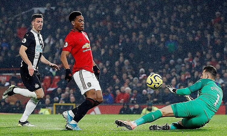 Chỉ một hình ảnh trận thắng Newcastle đủ thấy M.U cần gấp 