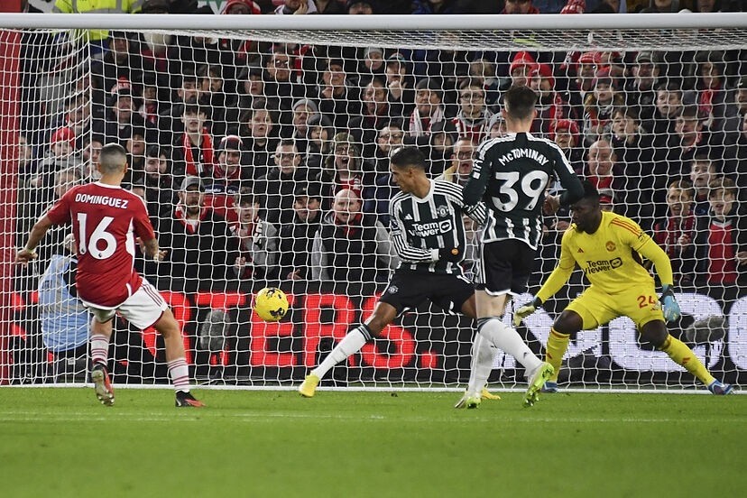 Maxim Choupo-Moting joins Manchester United - Bóng Đá