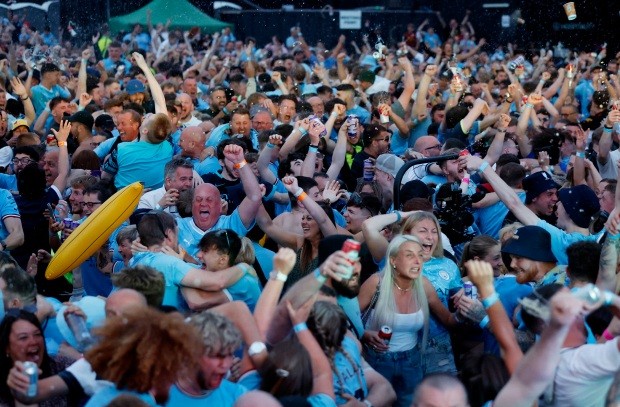 Điều điên rồ sau chức vô địch của Man City - Bóng Đá