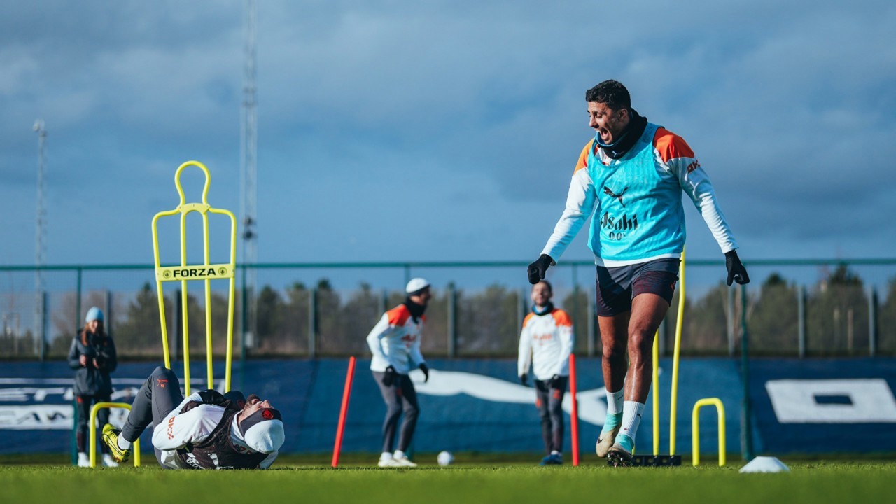 Nhìn Man City tập luyện thế này, Man United càng thêm lo - Bóng Đá