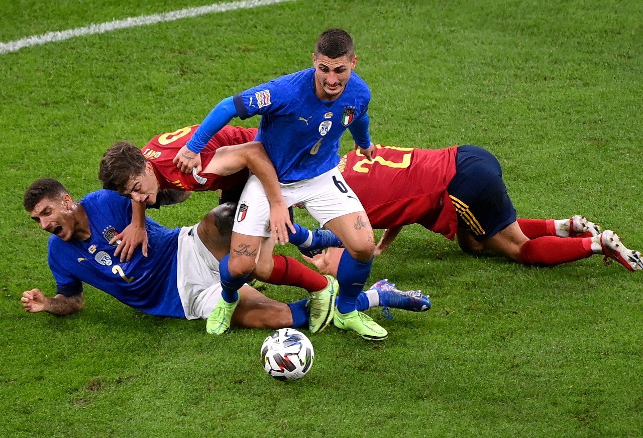 La Roja trình làng cầu thủ trẻ tuổi nhất lịch sử, làm lu mờ dàn sao Ý - Bóng Đá