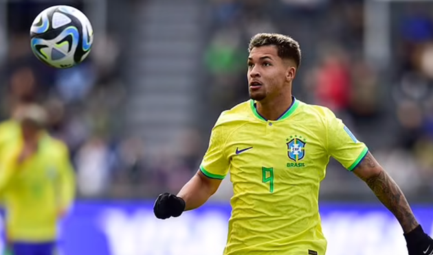 Brazilian starlet Marcos Leonardo is attracting interest from Premier League sides with Man United, Arsenal and Newcastle - Bóng Đá