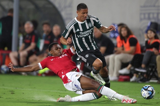 Sevilla want to sign Man Utd forward Mateo Mejia, Red Devils eye sell-on clause - Bóng Đá