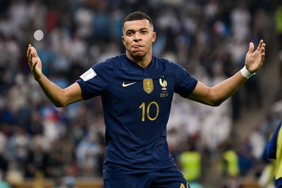 Mbappe mất gần 50 triệu euro mỗi mùa nếu gia nhập Real - Bóng Đá