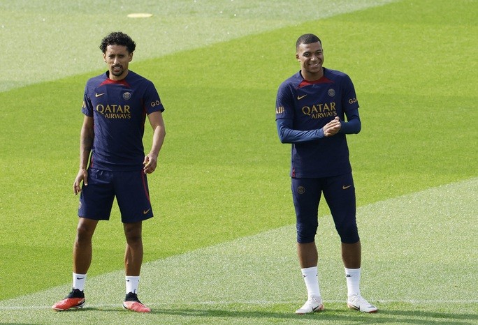 Mbappe chỉ có 1 phiếu ủng hộ trong ngày bầu đội trưởng PSG - Bóng Đá