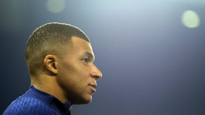 Mbappe sa sút - Bóng Đá