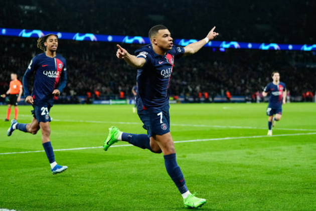 “He’s got a little bit more…” Micah Richards compares Kylian Mbappe to Thierry Henry - Bóng Đá