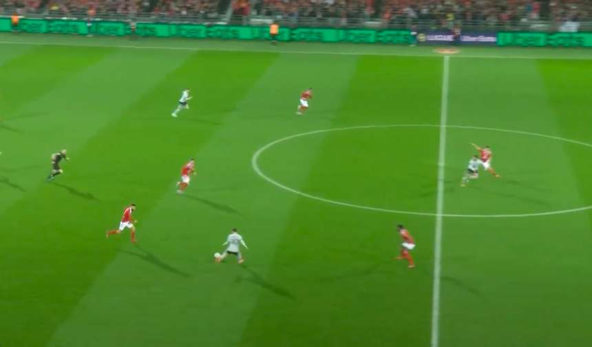 Vì sao Mbappe không thể kết hợp với Messi? - Bóng Đá