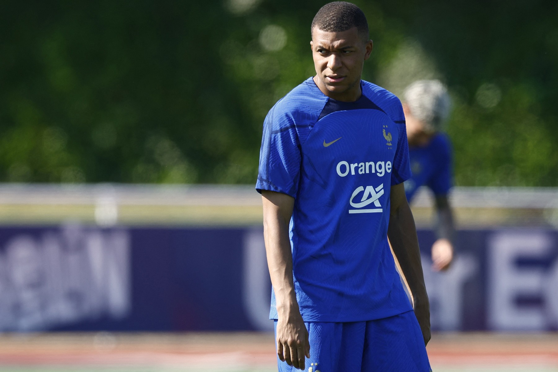 Mbappe tuyên bố ở lại PSG: Sự thật sau lời hứa - Bóng Đá