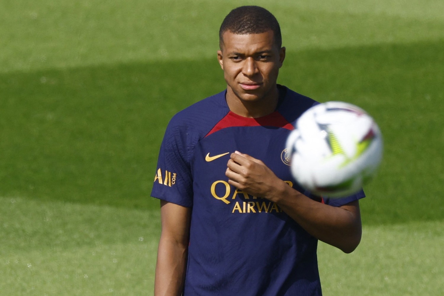 PSG căng thẳng: Khi công lý đứng về Mbappe - Bóng Đá