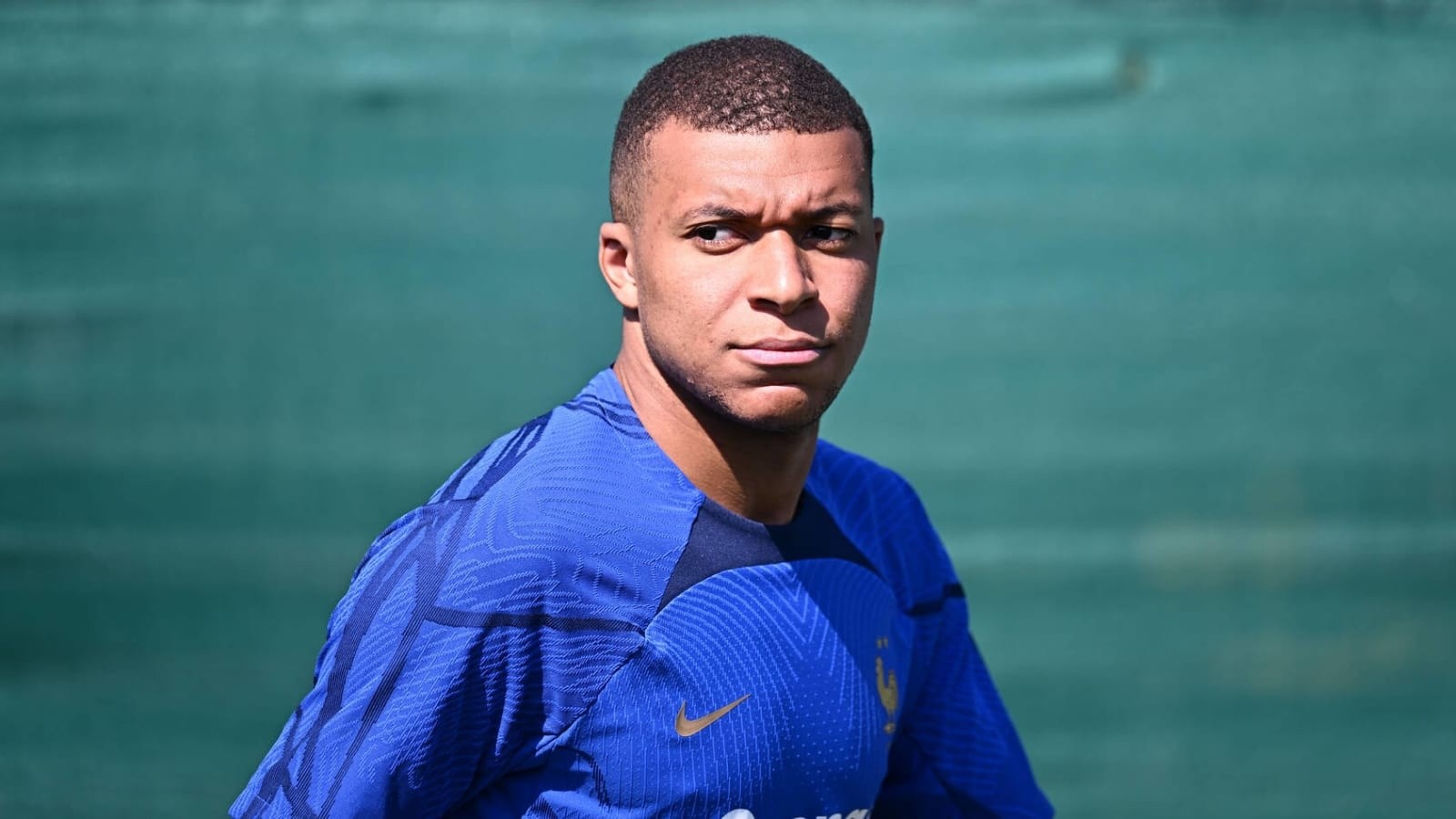 Mbappe coi chừng 'đi chẳng được, ở không xong' - Bóng Đá
