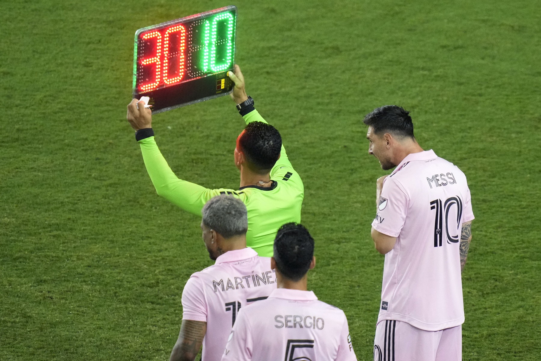 Messi bùng nổ ở Inter Miami: Bóng đá kiểu Hollywood - Bóng Đá