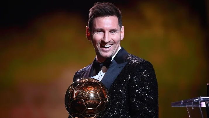 Bóng vàng cho Messi có là sự bất công với Lewandowski? - Bóng Đá