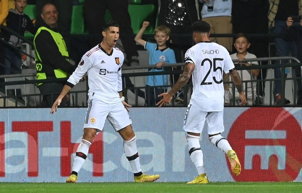 Messi xuất sắc hơn Ronaldo trước tuổi 36 - Bóng Đá