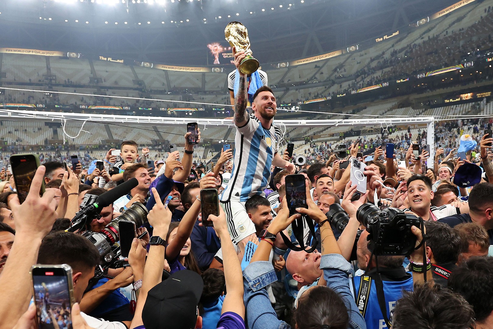 Messi vô địch World Cup 2022: Biểu tượng lịch sử - Bóng Đá