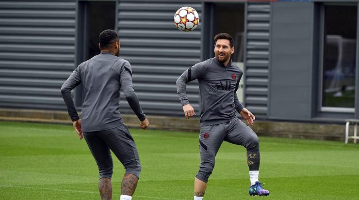 Messi tái xuất - Bóng Đá