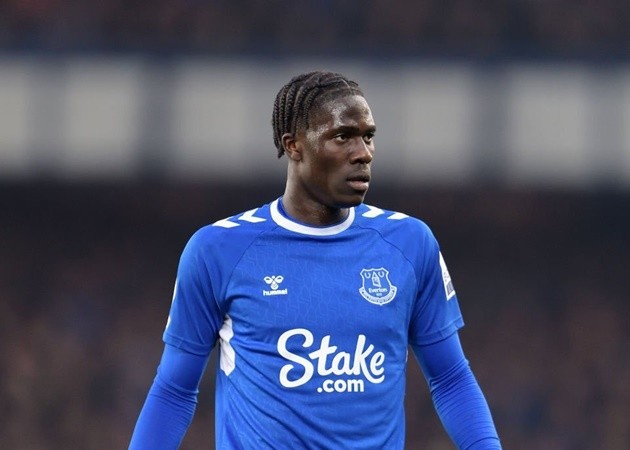 Man Utd cẩn thận mua trúng 