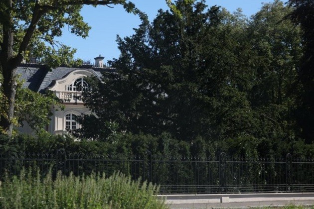 COULD BE WURST Harry Kane takes tour of luxury £29m mansion with pool in ‘Germany’s Hollywood’ as he looks to settle in Munich - Bóng Đá
