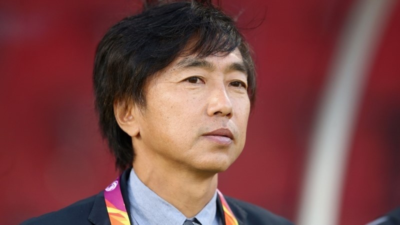 HLV Miura: Cầu thủ Việt Nam thường mang theo mì gói và ăn vào lúc nửa đêm - Bóng Đá