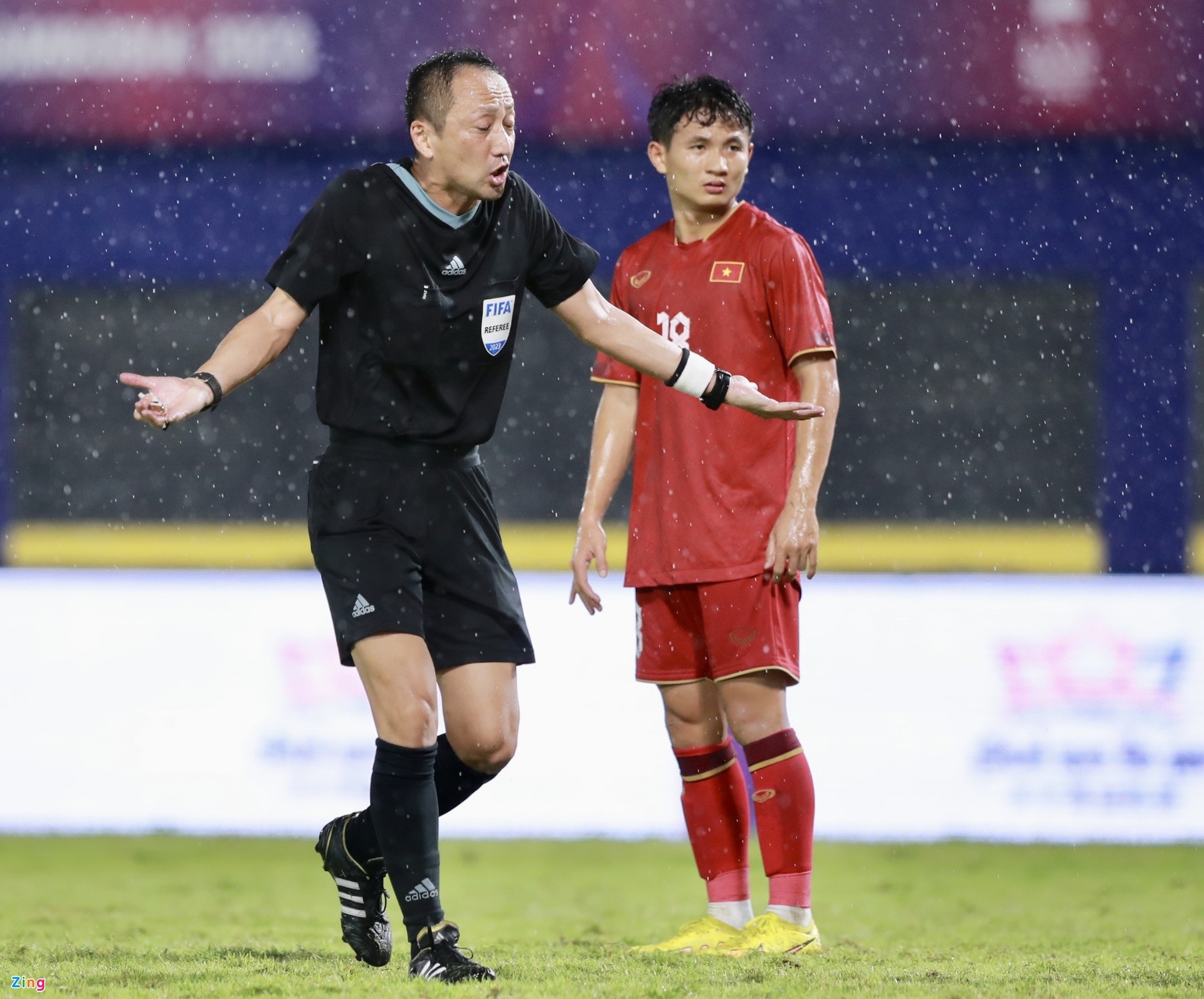 Bàn thắng gây tranh cãi của U22 Malaysia trước Việt Nam - Bóng Đá