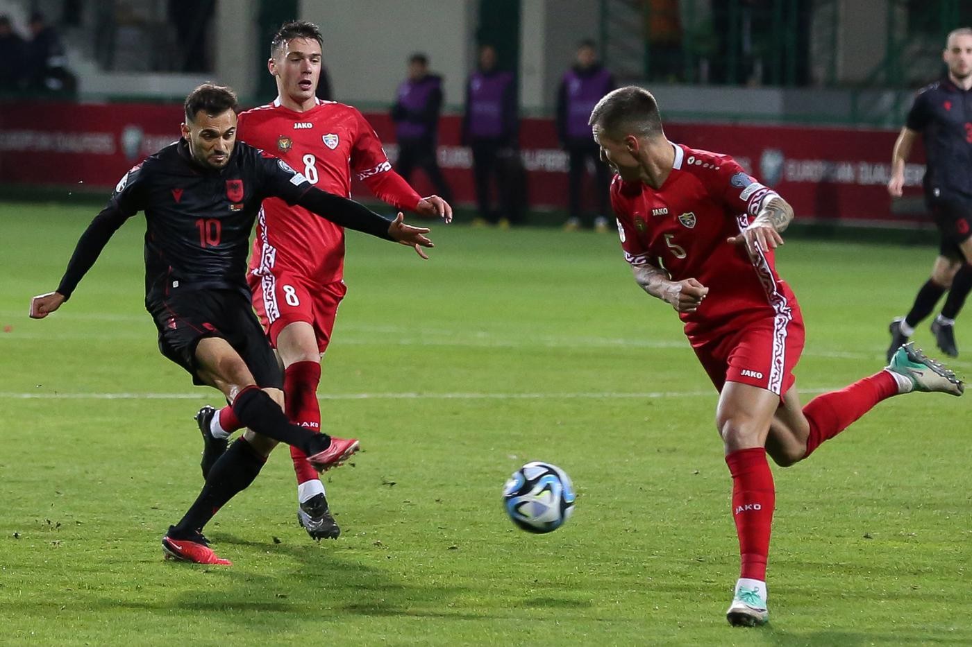Nhược tiểu tạo bất ngờ lớn tại vòng loại EURO 2024 - Bóng Đá
