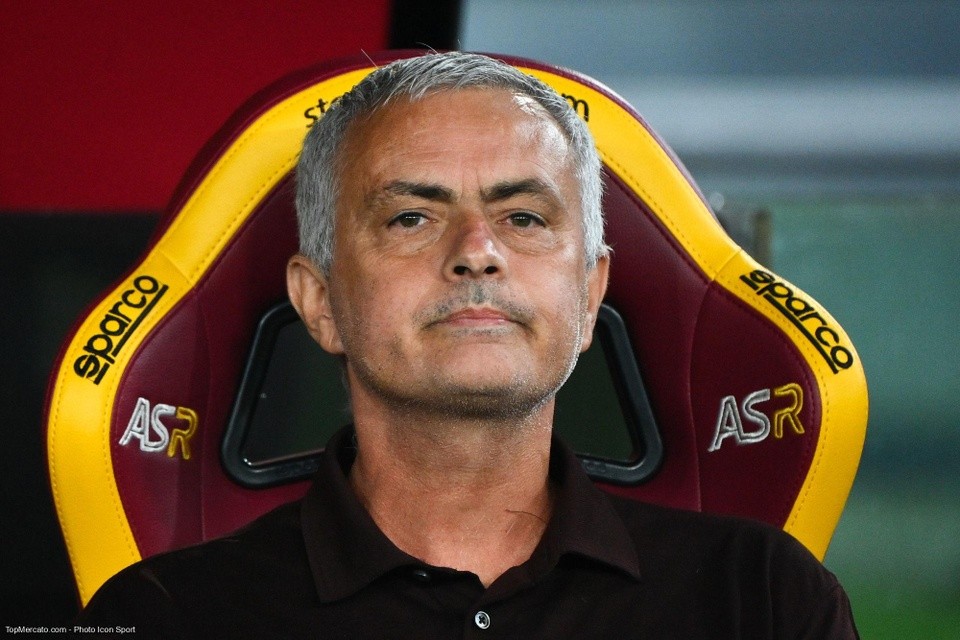 Mourinho nhận thêm đòn trừng phạt từ Serie A - Bóng Đá