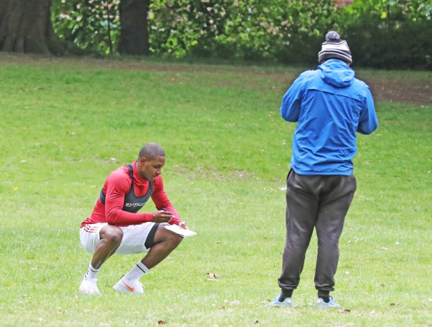 Odion Ighalo tập luyện - Bóng Đá