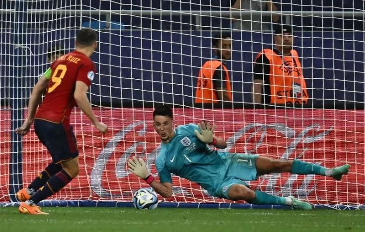 James Trafford shows he's worth £19million transfer fee with incredible double save - Bóng Đá