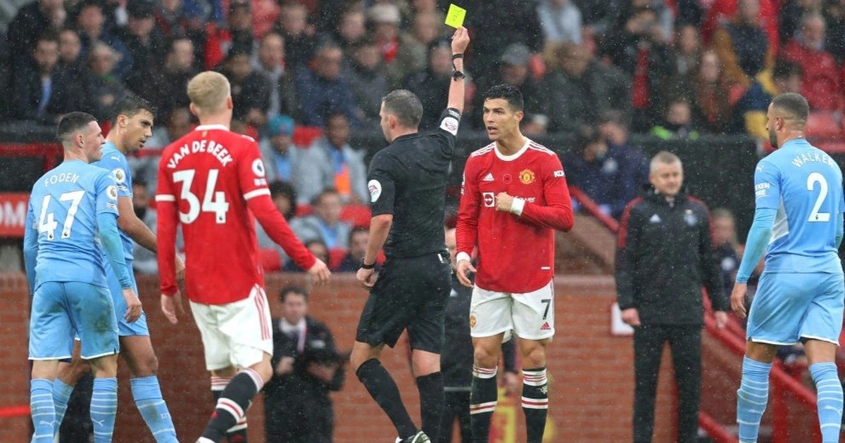 Thêm một hình ảnh gây sốc Solskjaer dành cho Van de Beek - Bóng Đá