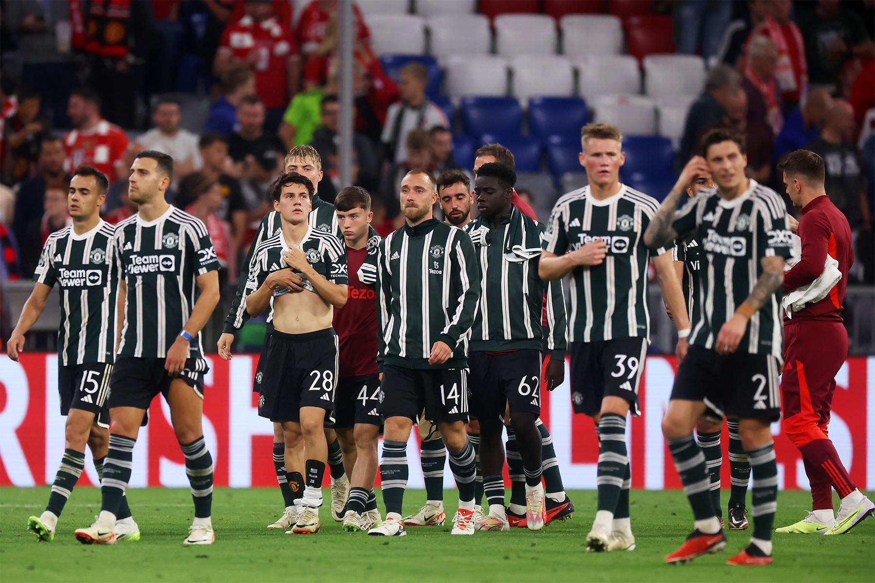 MU khủng hoảng: Erik ten Hag là nạn nhân chính mình - Bóng Đá