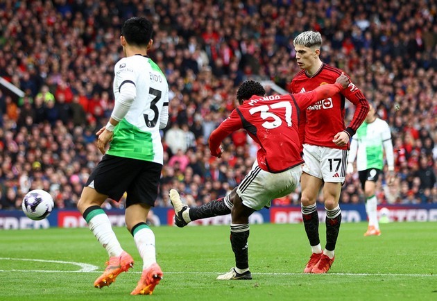 Khi Man Utd trừng phạt Liverpool - Bóng Đá