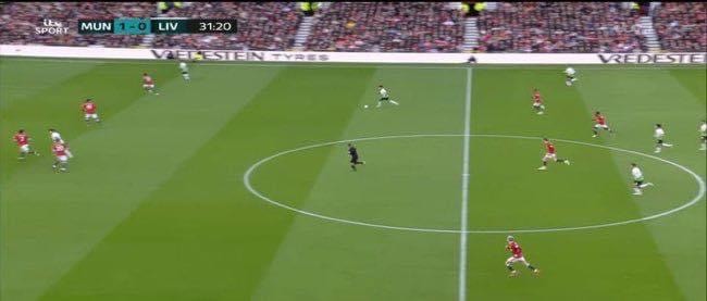 Một thay nhỏ có thể giải quyết vấn đề lớn nhất của Man Utd - Bóng Đá