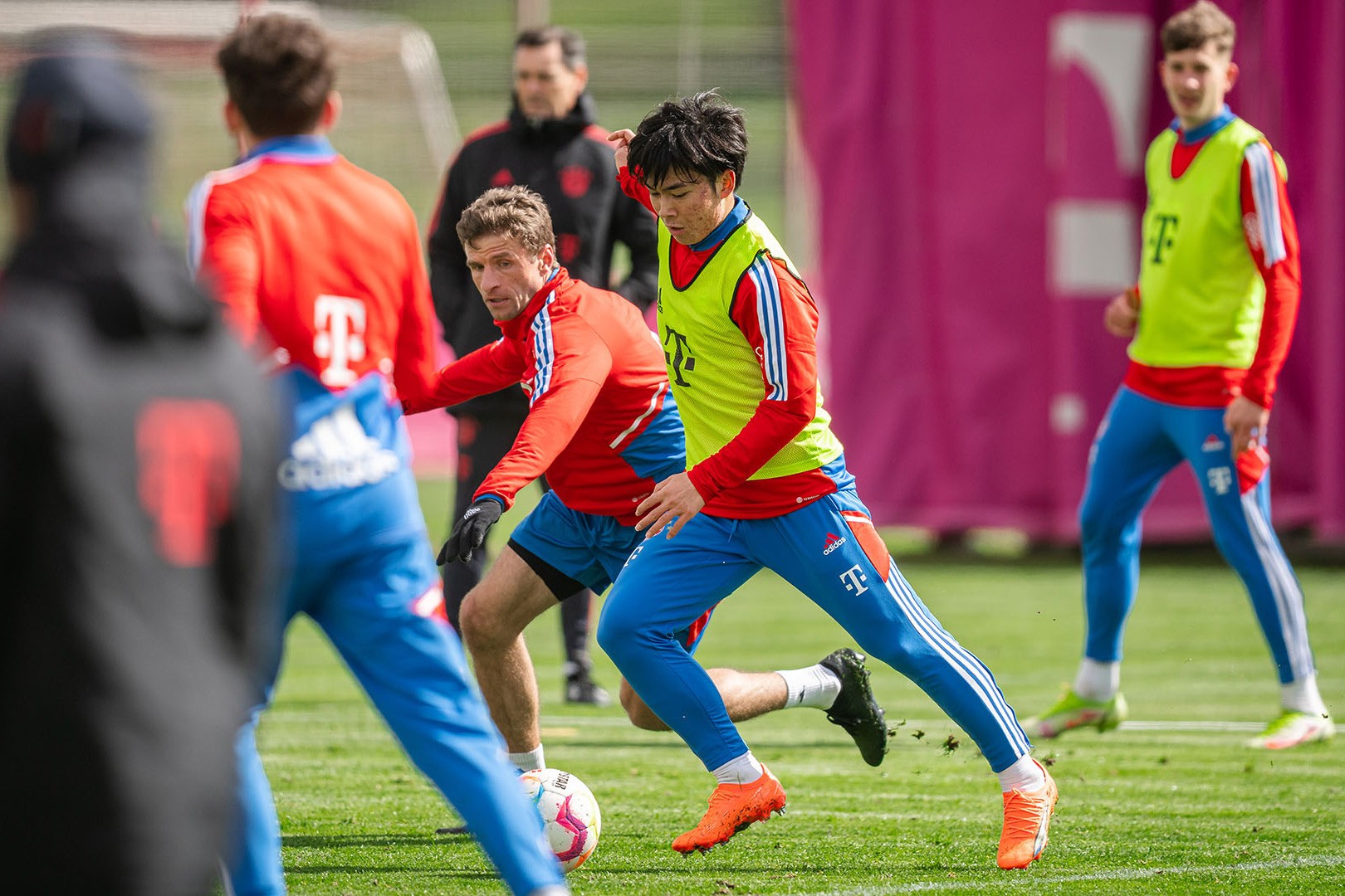 Thomas Muller: Bayern sẵn sàng thắng Siêu kinh điển Đức - Bóng Đá