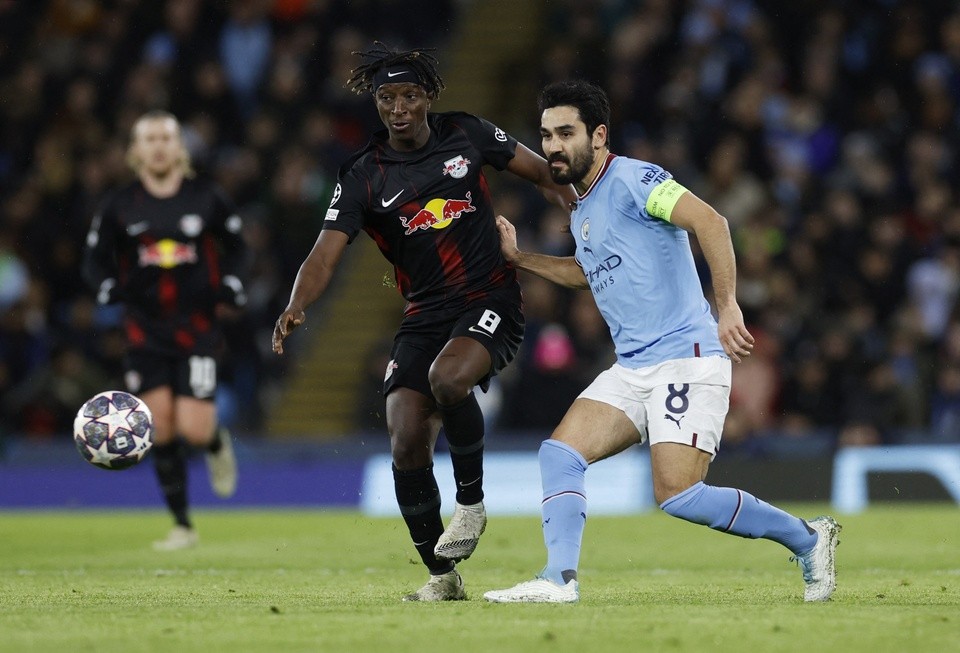 Đội hình ngôi sao không lên tuyển quốc gia - Bóng Đá