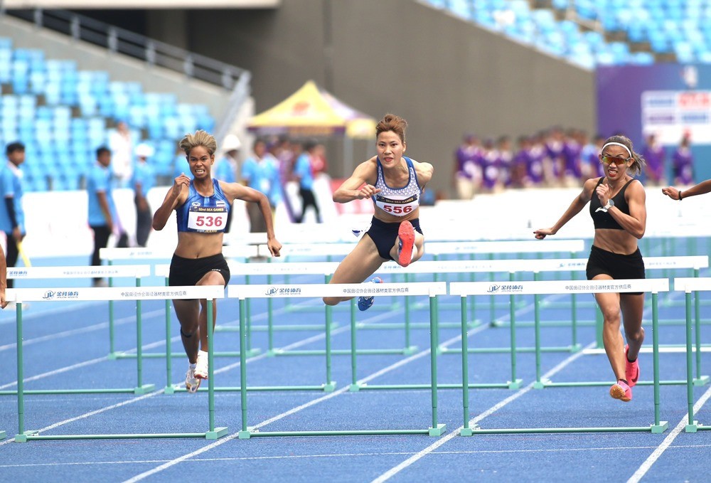 Hot girl Mỹ Tiên chạy “xé gió” giành HCV chạy 100m rào SEA Games 32 - Bóng Đá