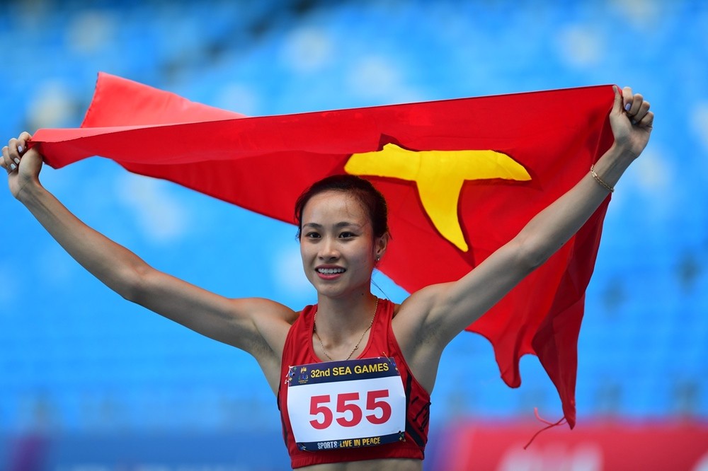 Hot girl Mỹ Tiên chạy “xé gió” giành HCV chạy 100m rào SEA Games 32 - Bóng Đá