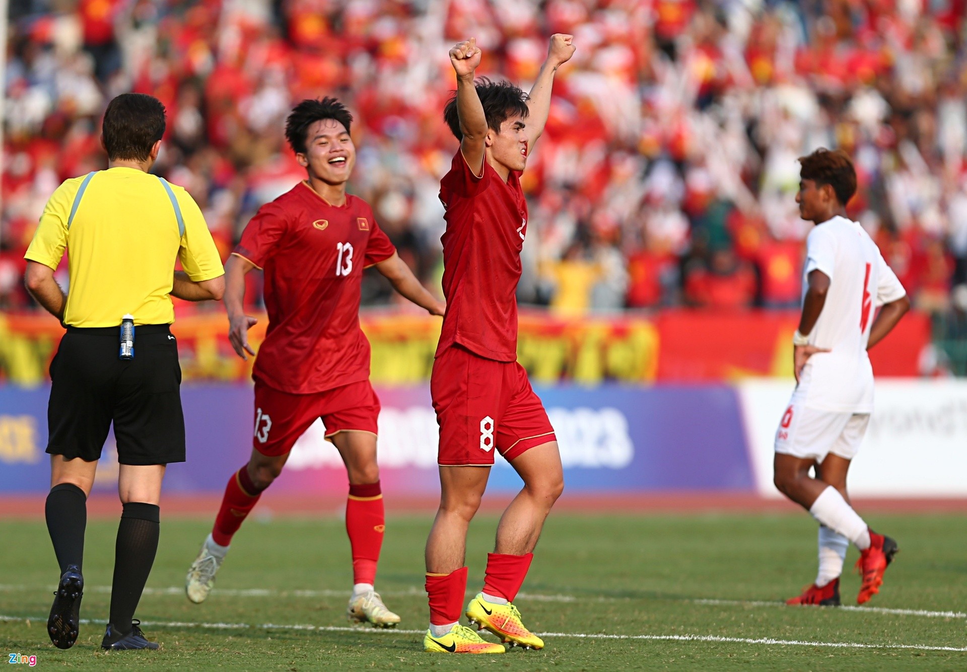 Hậu vệ U22 Việt Nam suýt lập hat-trick vào lưới Myanmar - Bóng Đá